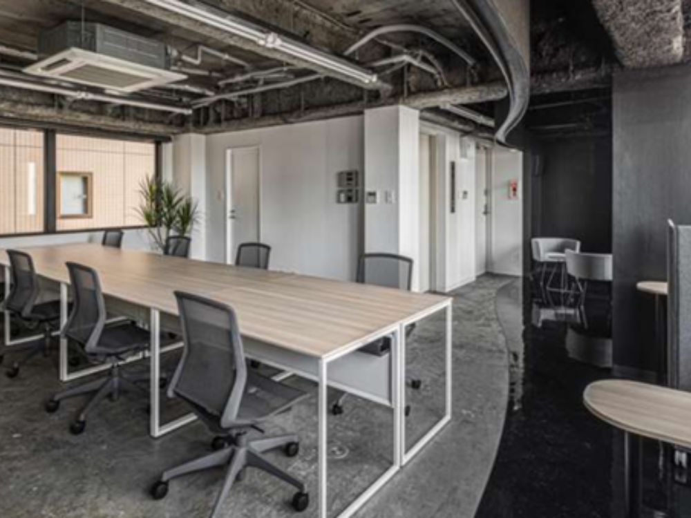 新宿区西新宿の5名用オフィス物件（都庁前駅徒歩8分）