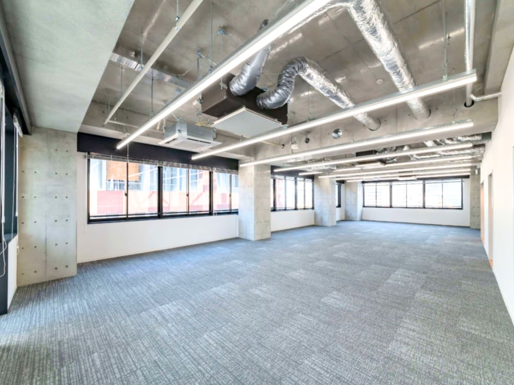 港区芝のセットアップオフィス物件（三田駅徒歩4分、約45坪）