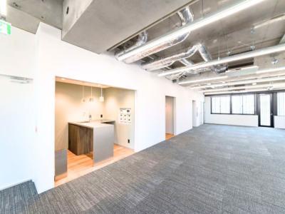 港区芝のセットアップオフィス物件(三田駅徒歩4分、約45坪)