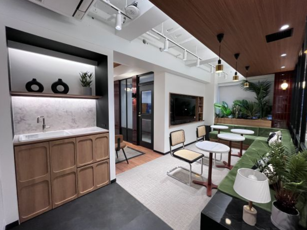 中央区八丁堀のフルセットアップオフィス物件（宝町駅徒歩3分、約25坪）