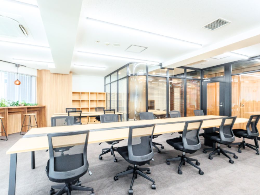 千代田区内神田のセットアップオフィス物件（淡路町駅徒歩5分、約30坪）