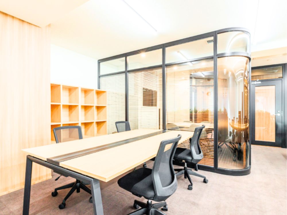 千代田区内神田のセットアップオフィス物件（淡路町駅徒歩5分、約30坪）