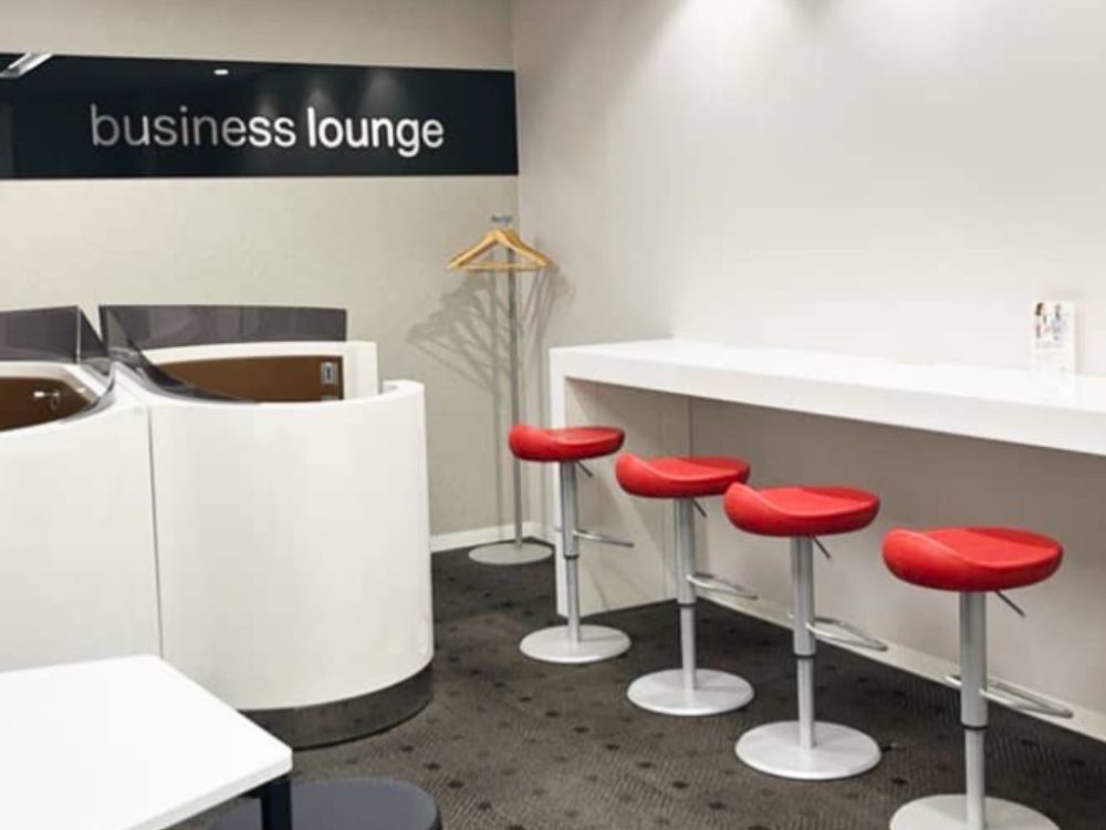 新宿区西新宿のオフィス物件（都庁前駅徒歩8分）