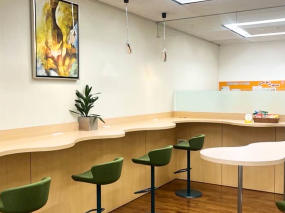 新宿区西新宿のオフィス物件（都庁前駅徒歩8分）