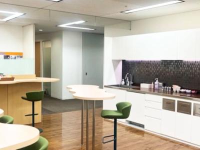 新宿区西新宿のオフィス物件(都庁前駅徒歩8分)