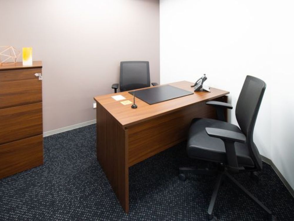 千代田区大手町の2-3名用オフィス物件（大手町駅徒歩1分、10坪未満）