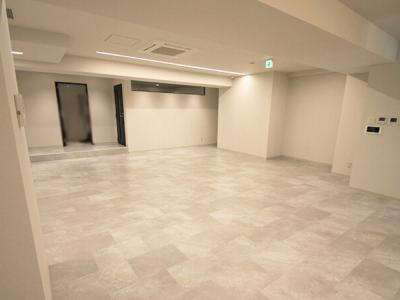 新宿区新宿のセットアップオフィス物件(新宿御苑前駅徒歩1分、約50坪)