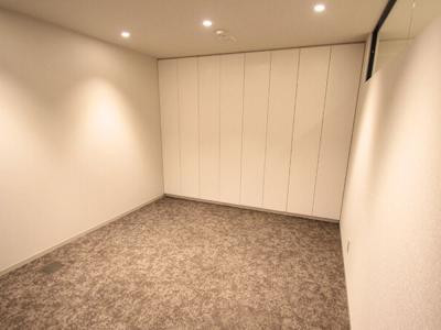 新宿区新宿のセットアップオフィス物件(新宿御苑前駅徒歩1分、約50坪)