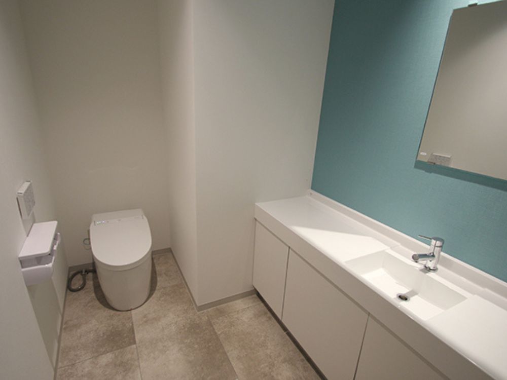 新宿区新宿のセットアップオフィス物件（新宿御苑前駅徒歩1分、約50坪）