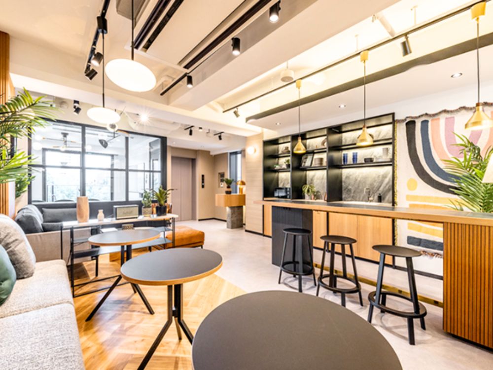 新宿区市谷本村町のセットアップオフィス物件（市ヶ谷駅徒歩3分、約45坪）