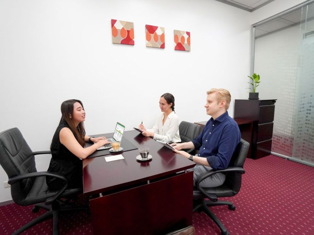 千代田区丸の内の3-5名用オフィス（東京駅徒歩1分、10坪未満）