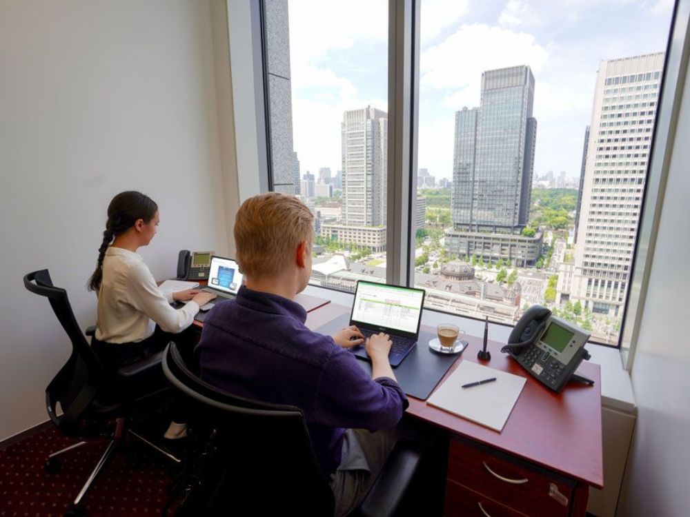 千代田区丸の内の1-3名用オフィス（東京駅徒歩1分、10坪未満）