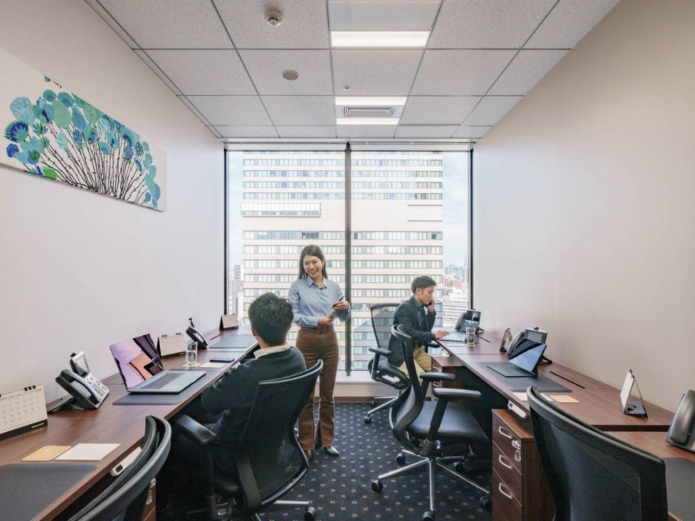 千代田区丸の内の1-3名用オフィス（東京駅徒歩1分、10坪未満）