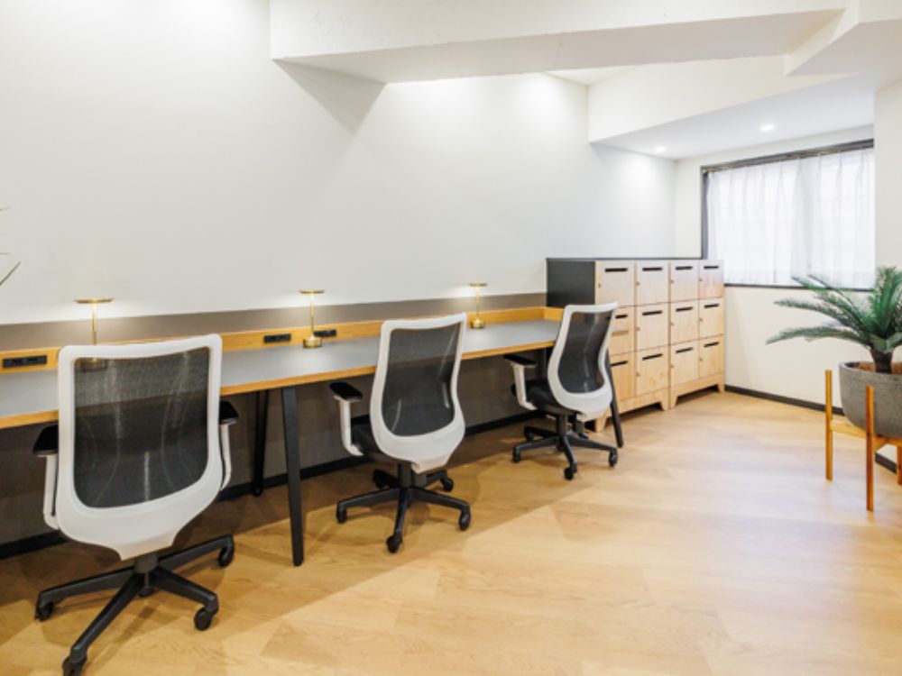 目黒区青葉台のフルセットアップオフィス物件（神泉駅徒歩8分、約25坪）