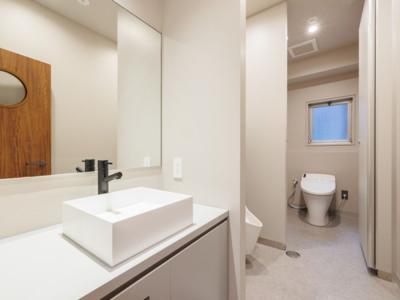 千代田区隼町のフルセットアップオフィス（半蔵門駅徒歩3分、約25坪）