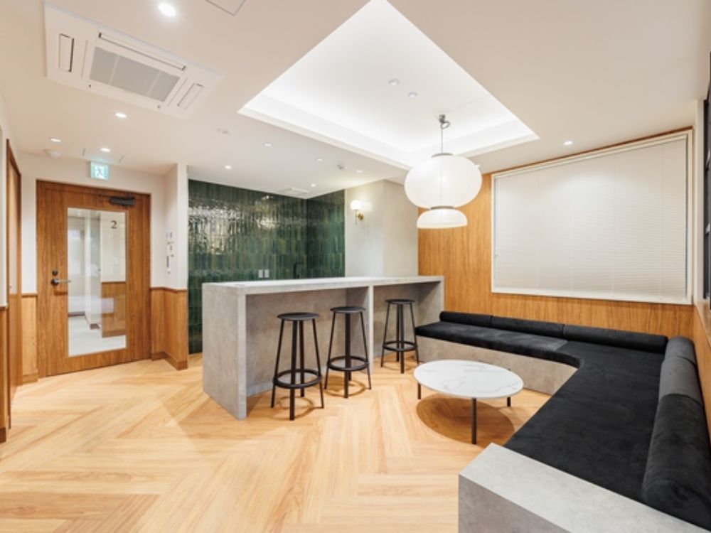 千代田区隼町のフルセットアップオフィス（半蔵門駅徒歩3分、約25坪）