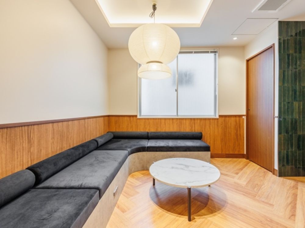 千代田区隼町のフルセットアップオフィス（半蔵門駅徒歩3分、約25坪）