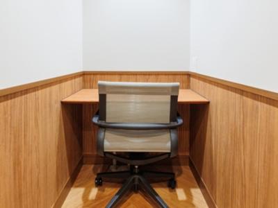 千代田区隼町のフルセットアップオフィス（半蔵門駅徒歩3分、約25坪）