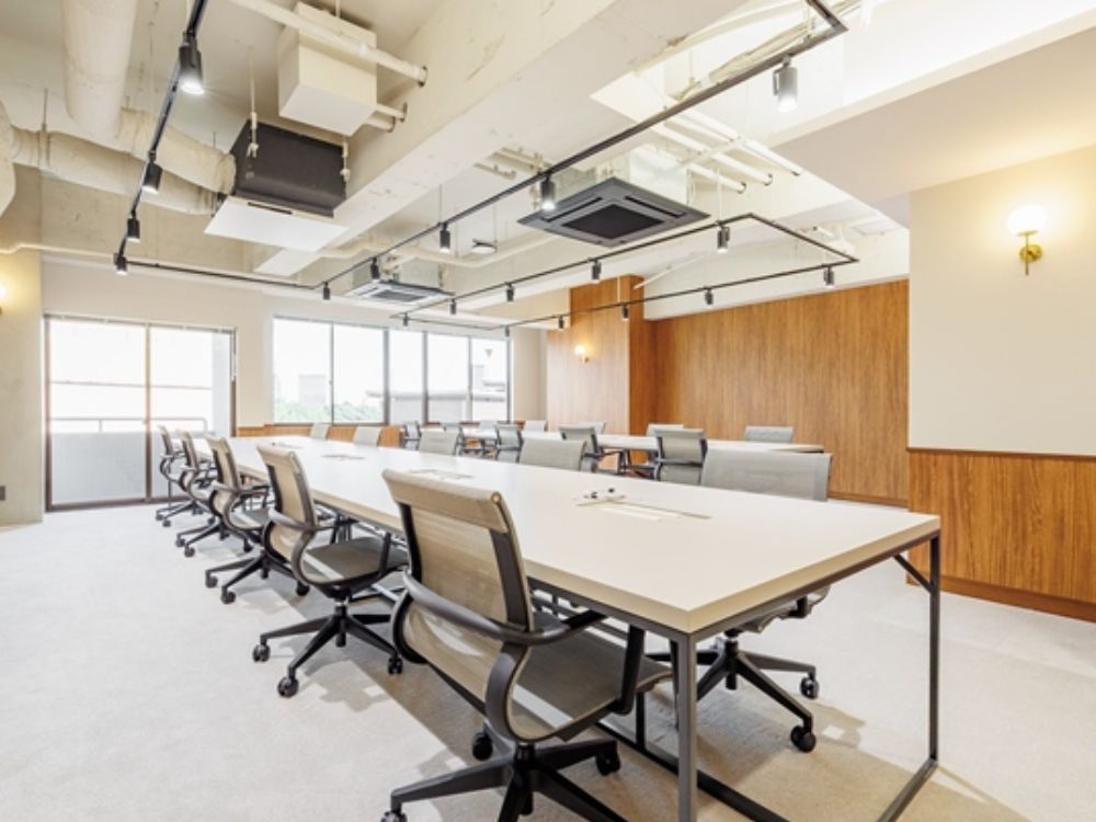 千代田区隼町のフルセットアップオフィス(半蔵門駅徒歩3分、約50坪)