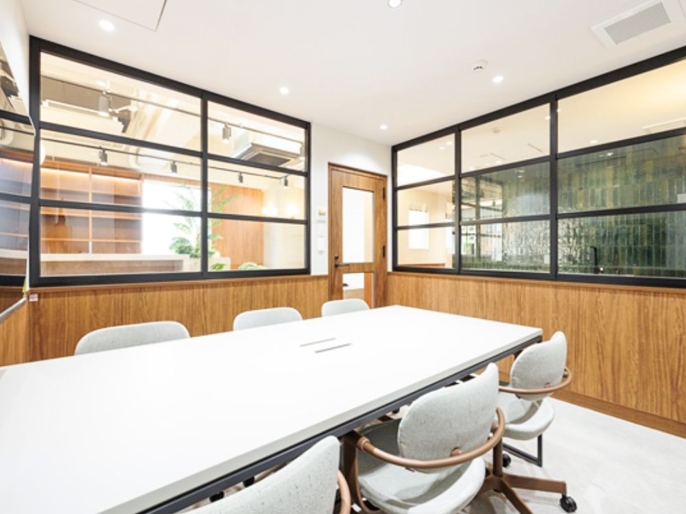 千代田区隼町のフルセットアップオフィス(半蔵門駅徒歩3分、約50坪)