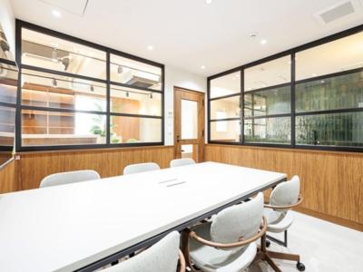 千代田区隼町のフルセットアップオフィス(半蔵門駅徒歩3分、約50坪)