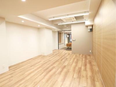 千代田区神田猿楽町のハーフセットアップオフィス物件（水道橋駅徒歩5分、約30坪）