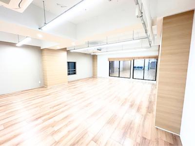 千代田区神田猿楽町のハーフセットアップオフィス物件(水道橋駅徒歩5分、約35坪)