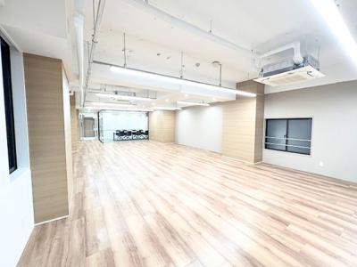 千代田区神田猿楽町のハーフセットアップオフィス物件(水道橋駅徒歩5分、約35坪)