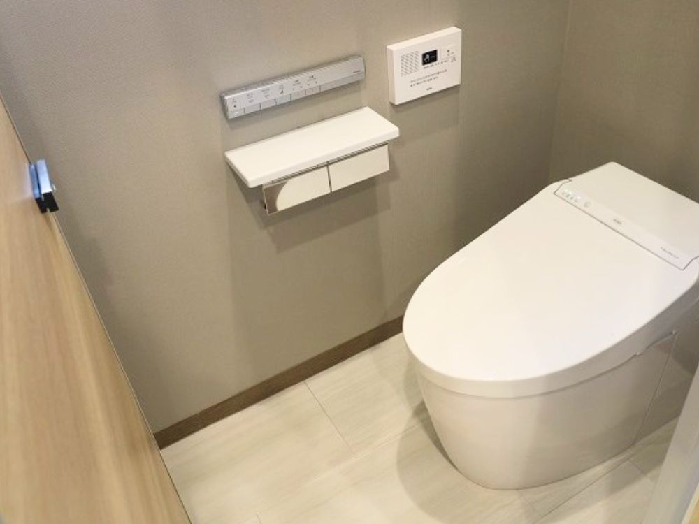 台東区東上野の専用テラス付きセットアップオフィス物件（仲御徒町駅徒歩1分、約50坪）