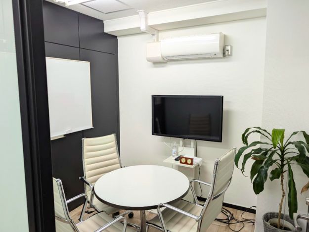 千代田区麹町の居抜きオフィス物件（麹町駅徒歩1分、約25坪）