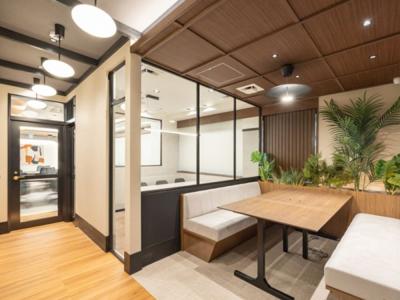 新宿区西新宿のフルセットアップオフィス物件(初台駅徒歩7分、約25坪)