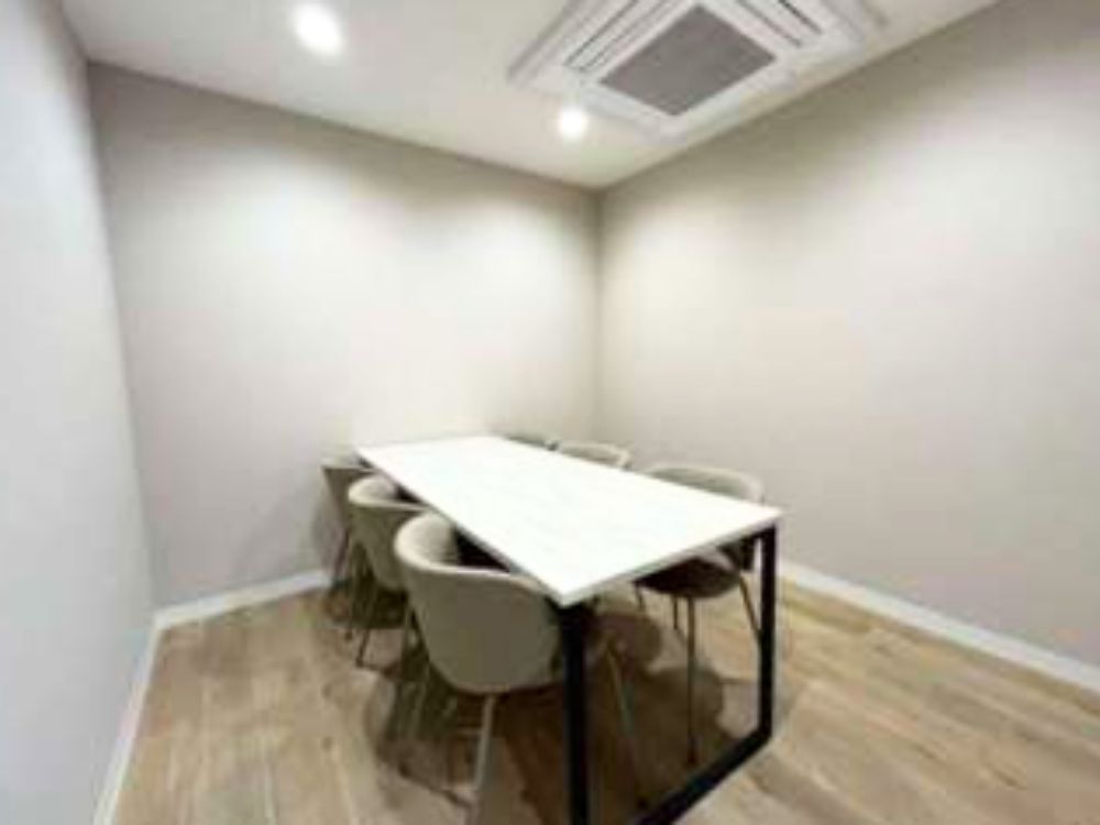 千代田区神田小川町のセットアップオフィス物件（小川町駅徒歩1分、約25坪）