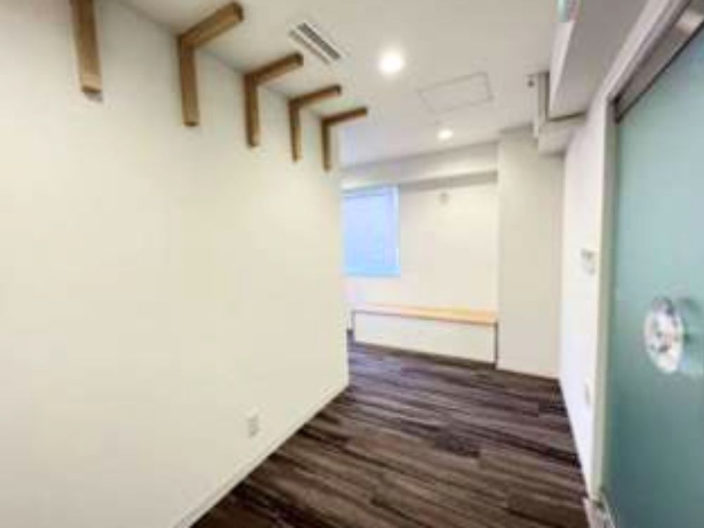 千代田区神田小川町のセットアップオフィス物件（小川町駅徒歩1分、約25坪）