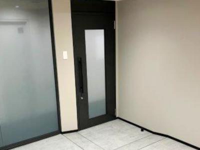 中央区入船のセットアップオフィス物件(新富町駅徒歩4分、約45坪)