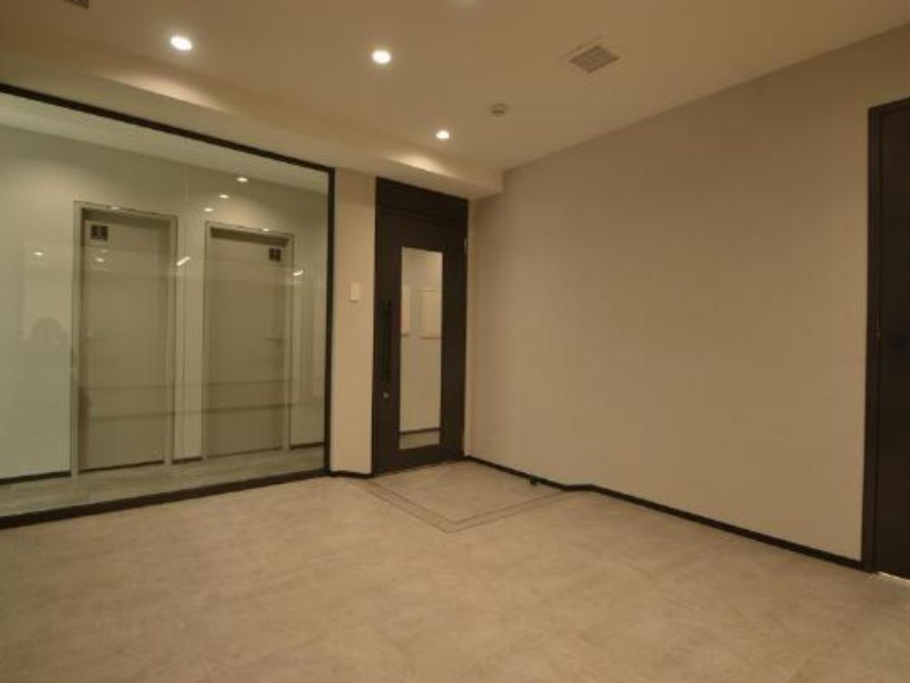 中央区入船のセットアップオフィス物件（新富町駅徒歩4分、約45坪）