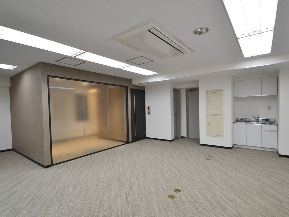 中央区新富のセットアップオフィス物件（新富町駅徒歩2分、約20坪）
