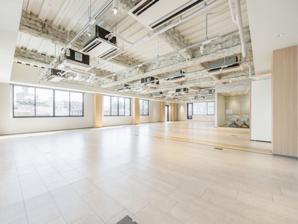 港区三田のセットアップ物件（田町駅徒歩5分、約105坪）