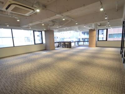 中央区新富のセットアップオフィス物件(新富町駅徒歩4分、約55坪)