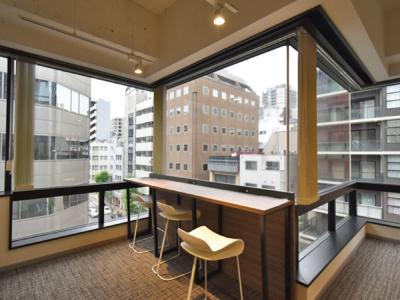 中央区新富のセットアップオフィス物件（新富町駅徒歩4分、約55坪）