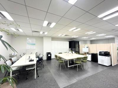 千代田区神田神保町の居抜きオフィス物件（神保町駅徒歩1分、約65坪）