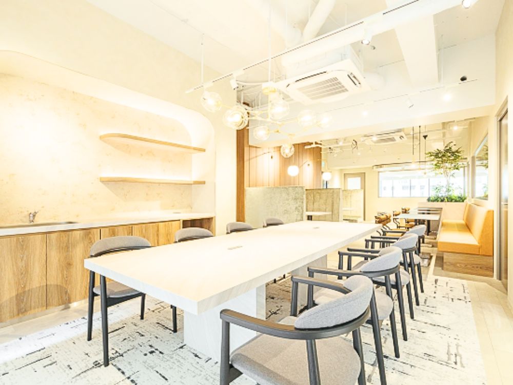 新宿区新宿のセットアップオフィス物件（新宿御苑前駅徒歩1分、約75坪）