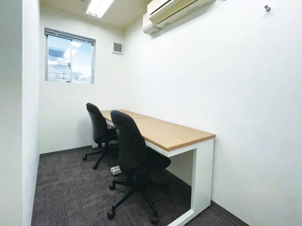 港区南青山の1-2名用オフィス物件（青山一丁目駅徒歩4分、10坪未満）