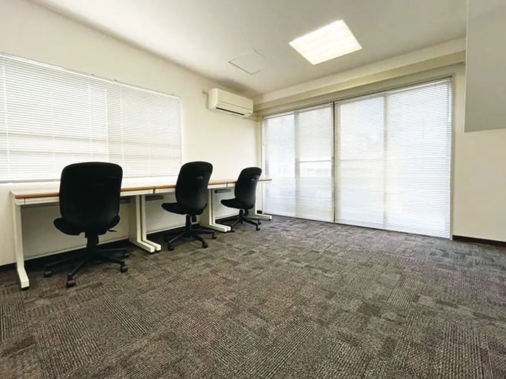 港区南青山の6-10名用オフィス物件（青山一丁目駅徒歩4分、10坪未満）