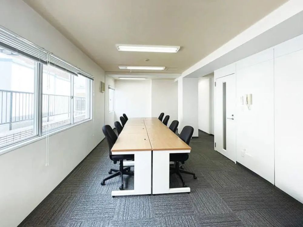 港区南青山の14名用オフィス物件（青山一丁目駅徒歩4分、10坪未満）
