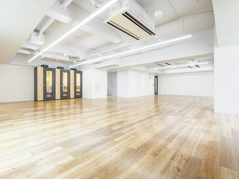 新宿区四谷三栄町のセットアップオフィス物件（四谷三丁目駅徒歩4分、約60坪）