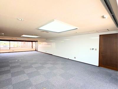 港区赤坂の居抜きオフィス物件(赤坂駅徒歩5分、約30坪)