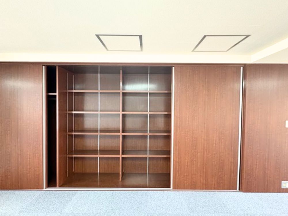 港区赤坂の居抜きオフィス物件（赤坂駅徒歩5分、約30坪）