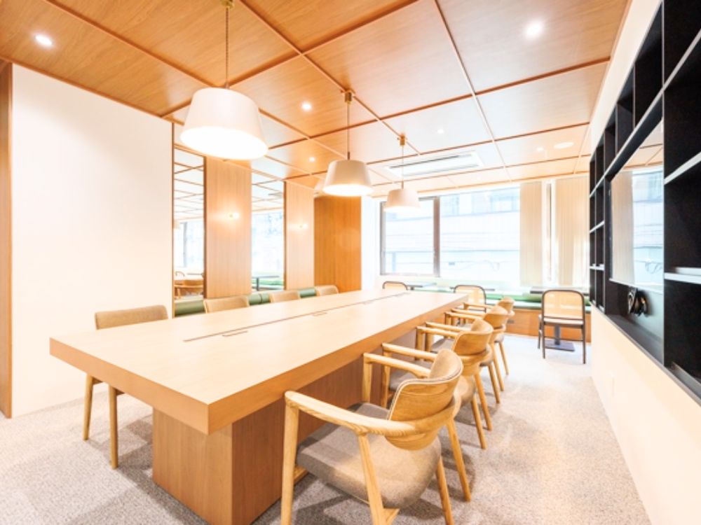 港区芝大門のセットアップオフィス物件（大門駅徒歩4分、約110坪）