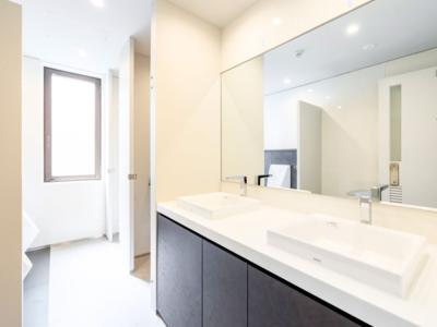 港区芝大門のセットアップオフィス物件(大門駅徒歩4分、約110坪)