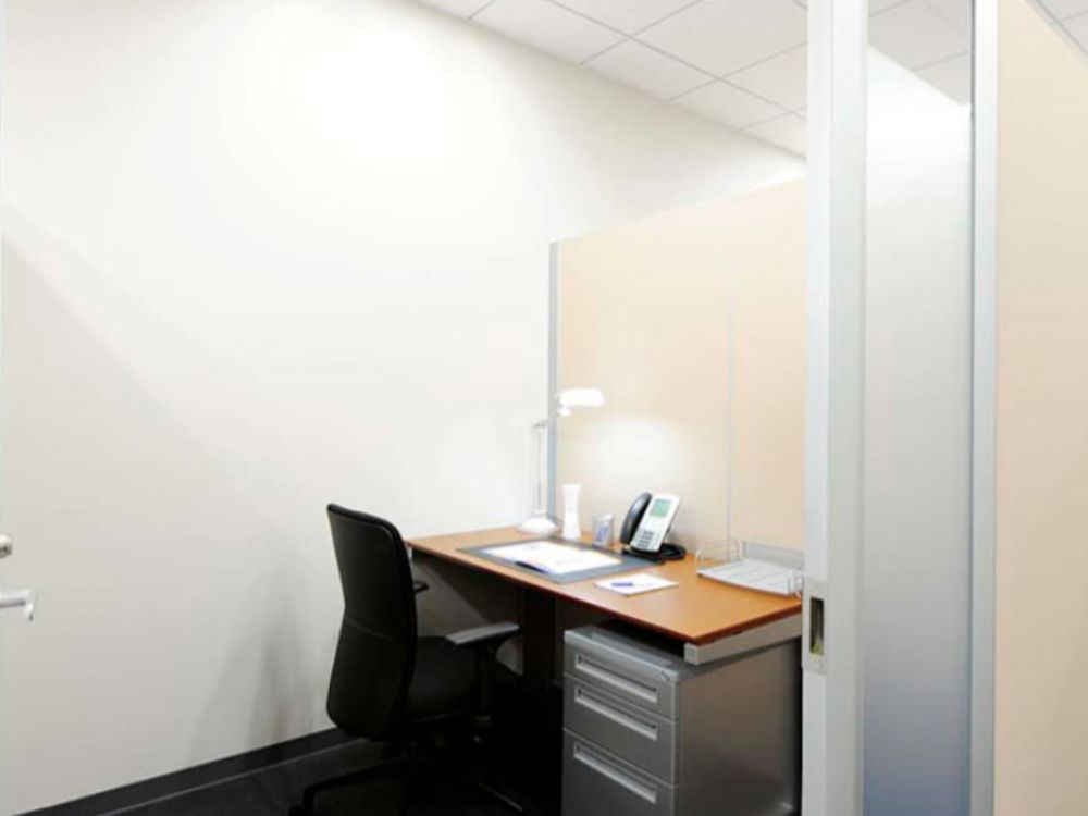 港区新橋のオフィス物件（新橋駅徒歩3分）